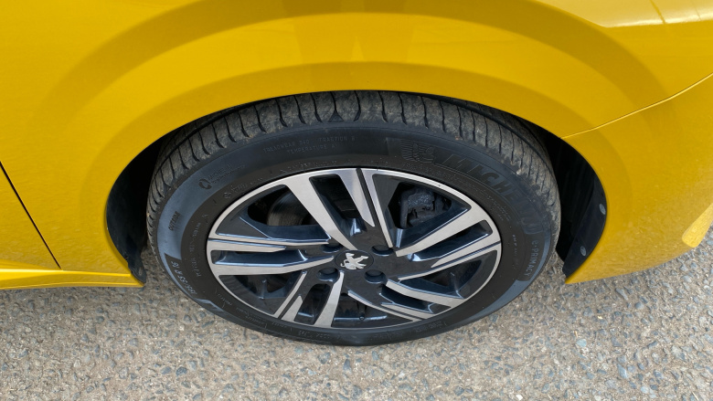 Peugeot 208 1.2 PureTech 100 Allure Premium + 5dr Petrol Hatchback